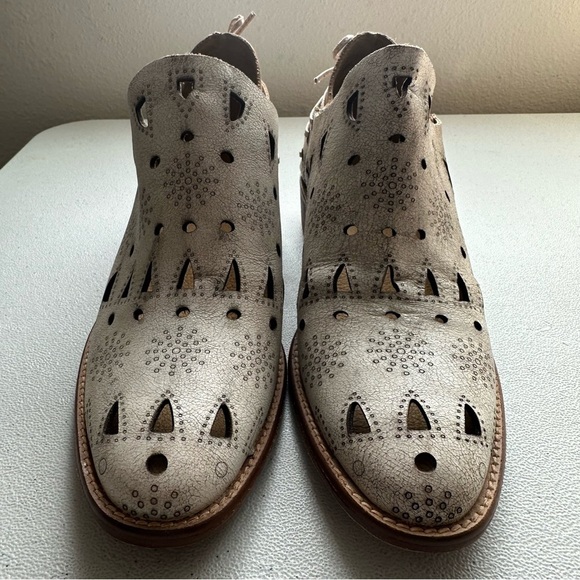 Musse & cloud cowgirl ankle booties - Picture 7 of 7